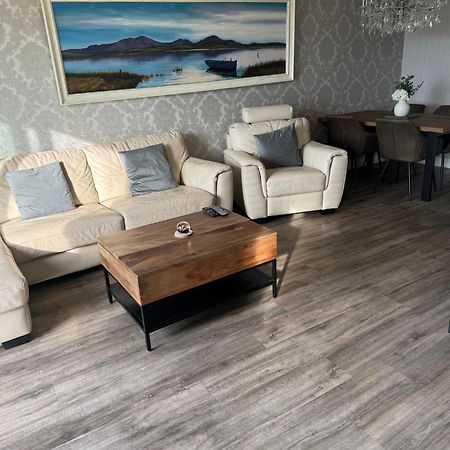 Largs Sea Front, Modern Apartment מראה חיצוני תמונה