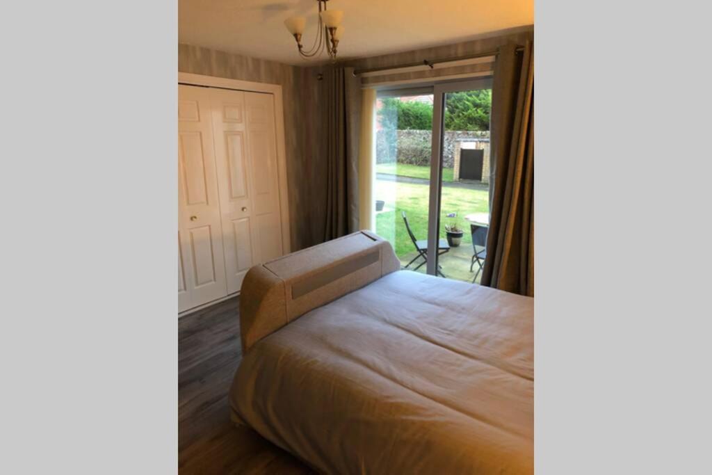 Largs Sea Front, Modern Apartment מראה חיצוני תמונה