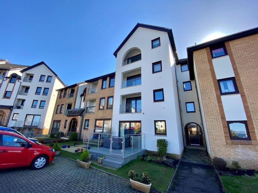 Largs Sea Front, Modern Apartment מראה חיצוני תמונה